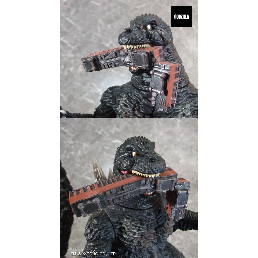 G Saurus Series - Godzilla (2023) Biting The Train Ver