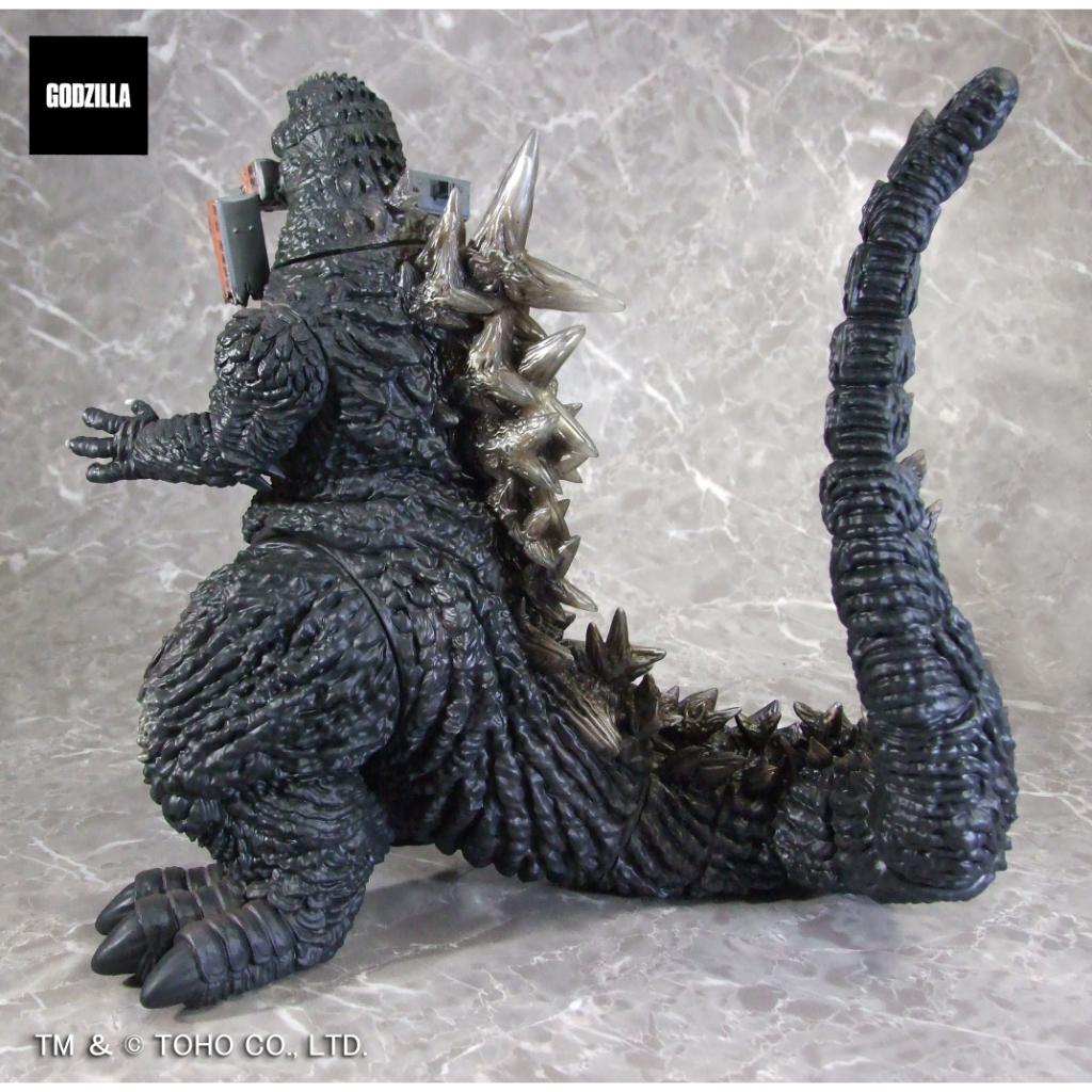 G Saurus Series - Godzilla (2023) Biting The Train Ver