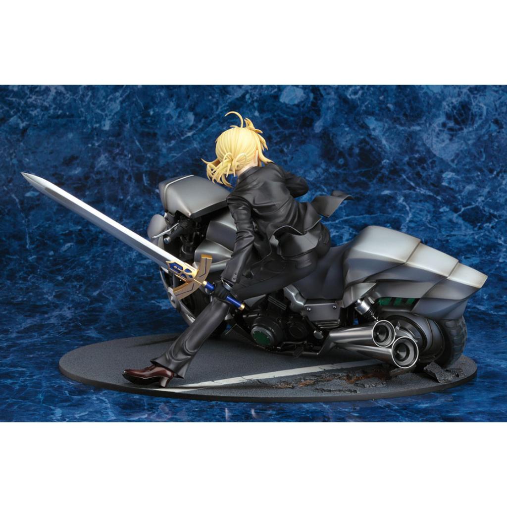 Fate/Zero - Saber & Saber Motored Cuirassier Figurine (3Rd Reissue)