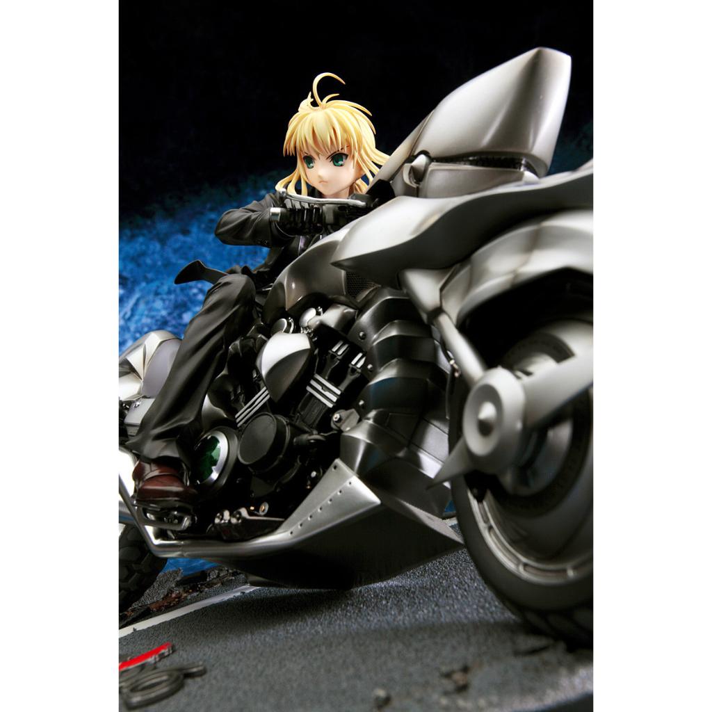 Fate/Zero - Saber & Saber Motored Cuirassier Figurine (3Rd Reissue)