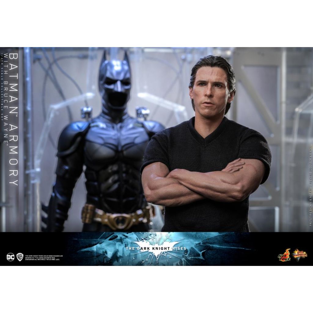MMS702 The Dark Knight Rises - Batman Armory With Bruce Wayne