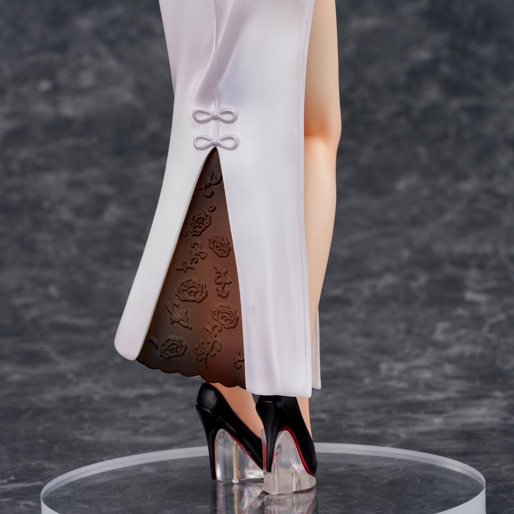Mai Okuma Illustration - Healing White Chinese Dress Lady Figurine