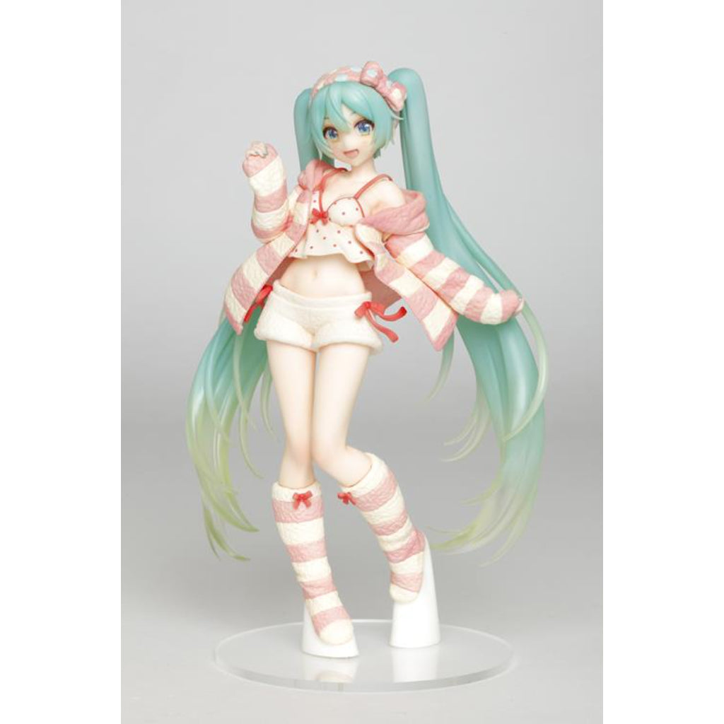 Taito Hatsune Miku Room Wear Ver Figure