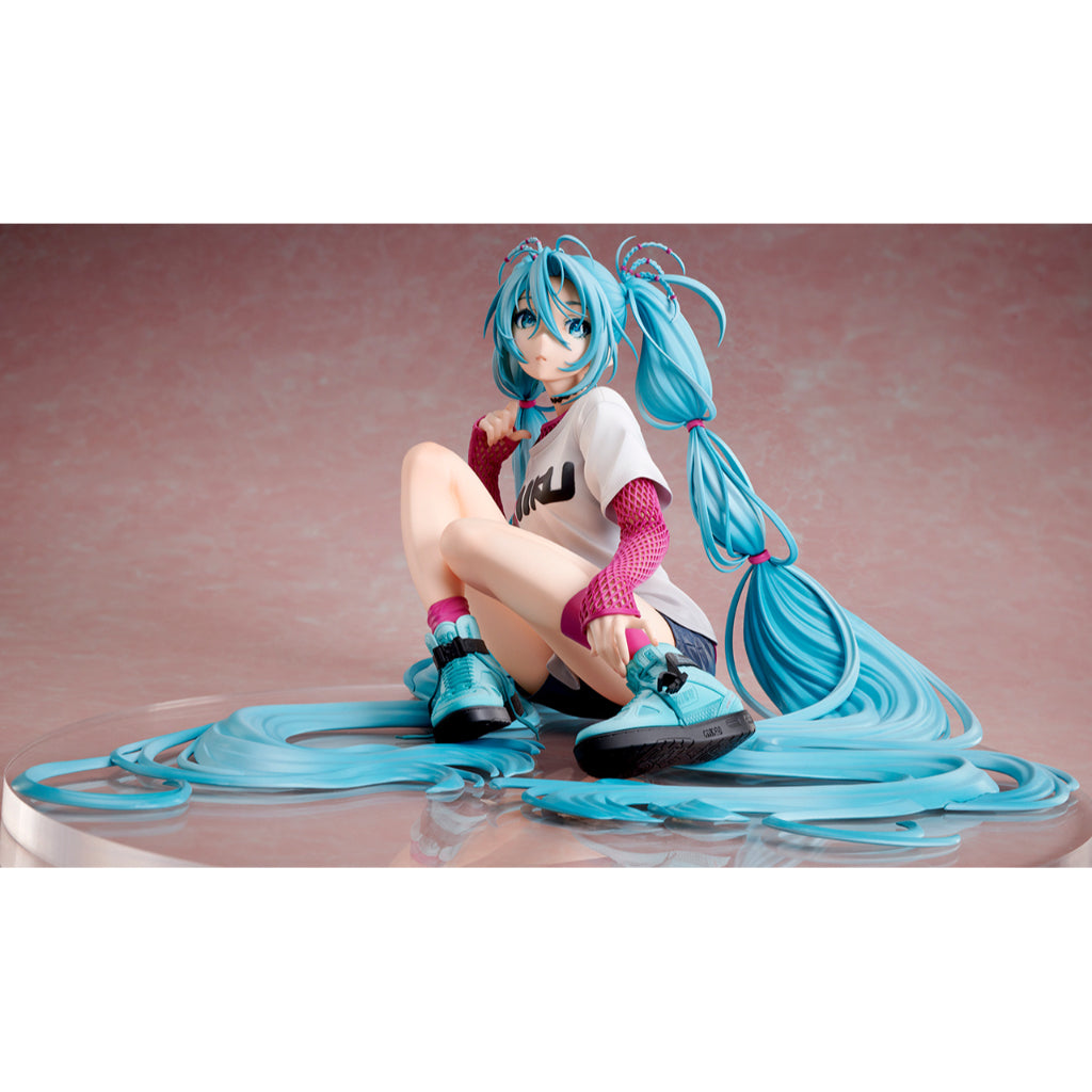 Hatsune Miku x Mai Yoneyama The Latest Street Style "Cute"