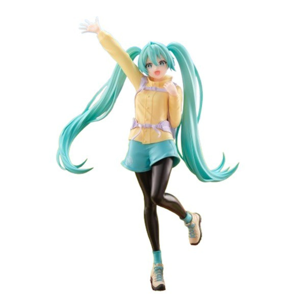 Banpresto Hatsune Miku Holiday Memories Mountain Climbing Figure