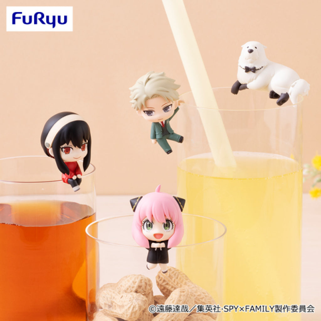 FuRyu Chokotto Hikkake Petit Spy x Family Figure