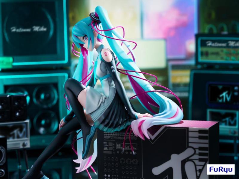 Hatsune Miku × Mtv 1/7 Scale Figure