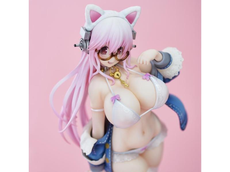Super Sonico White Cat Ver. Figurine (Reproduction)