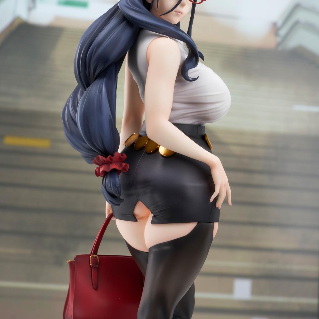 Yoshio Figurine Illustration - Ol