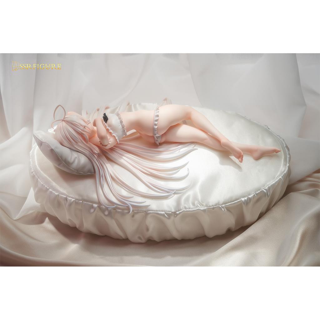 Wakening White Haired-Chan 1/7 Scale Figure