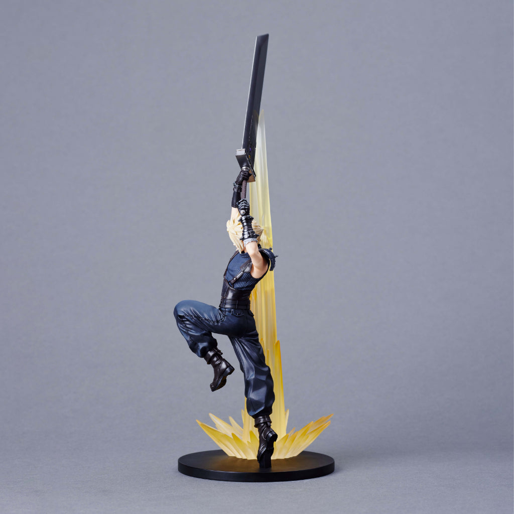 Square Enix Final Fantasy VII Rebirth Statuette - Cloud Strife