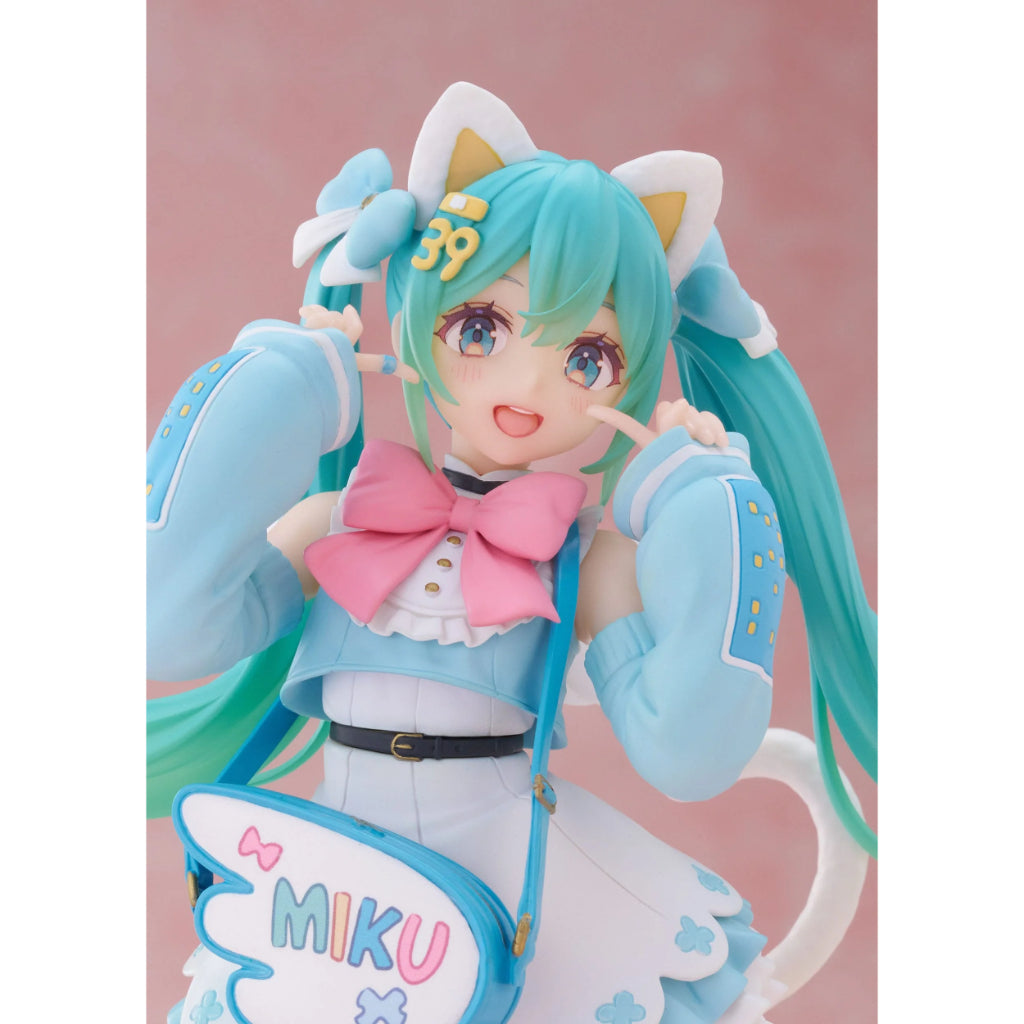 Taito Hatsune Miku Fancy Fashion Figure