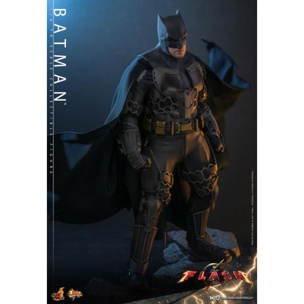 MMS705 The Flash - 1/6th scale Batman and Batcycle Collectible Set