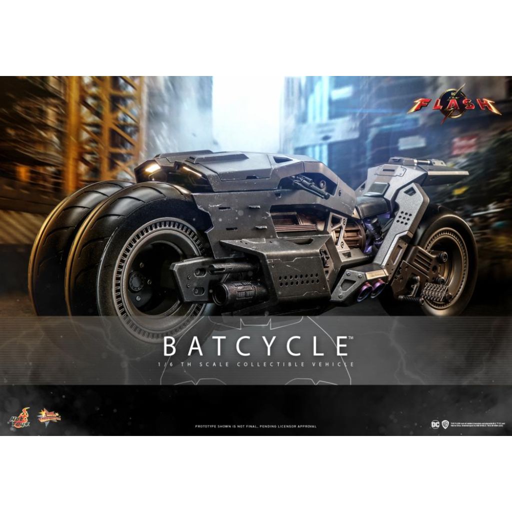 MMS705 The Flash - 1/6th scale Batman and Batcycle Collectible Set