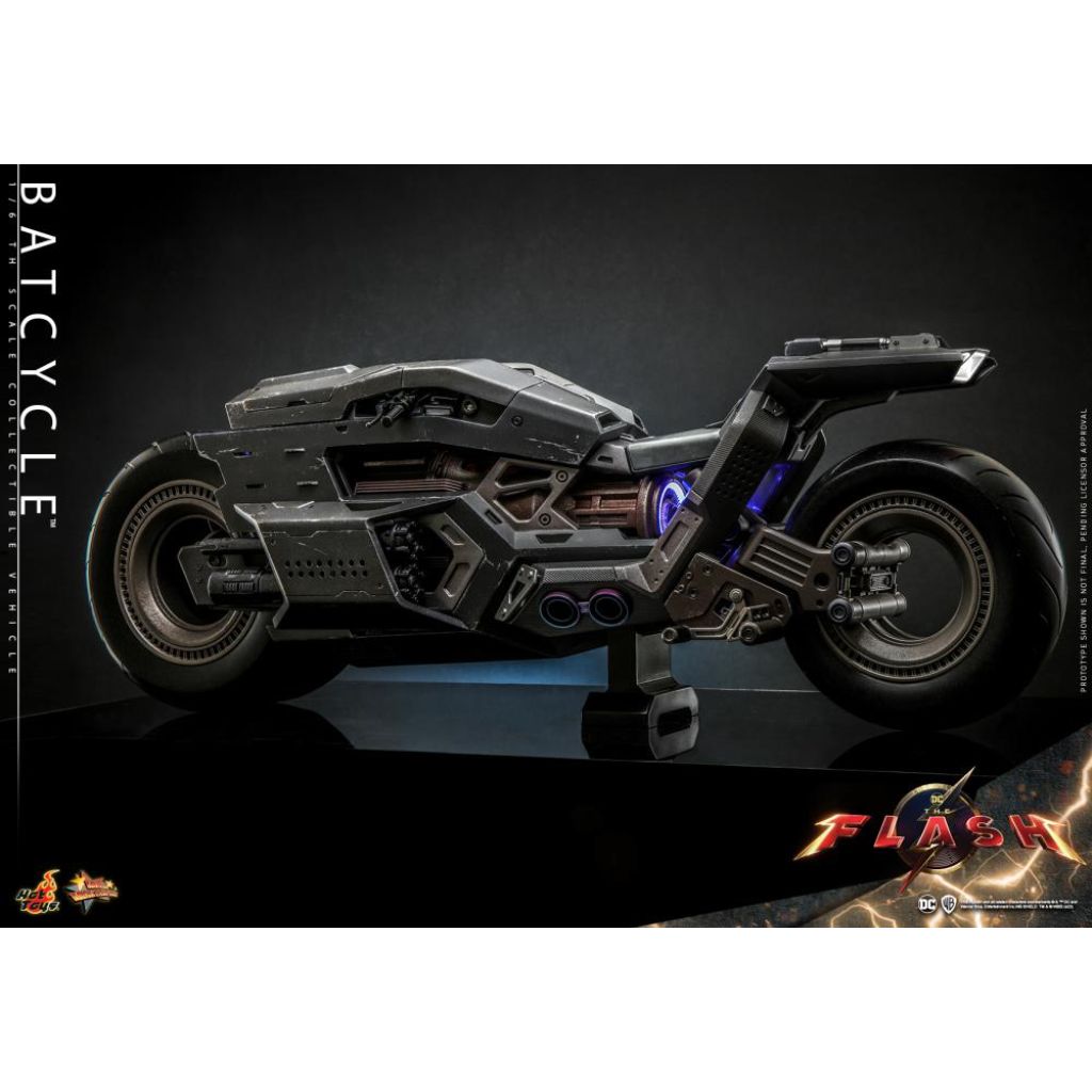 MMS705 The Flash - 1/6th scale Batman and Batcycle Collectible Set