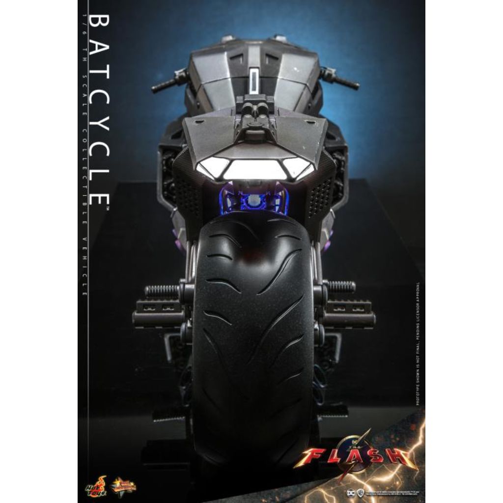 MMS705 The Flash - 1/6th scale Batman and Batcycle Collectible Set