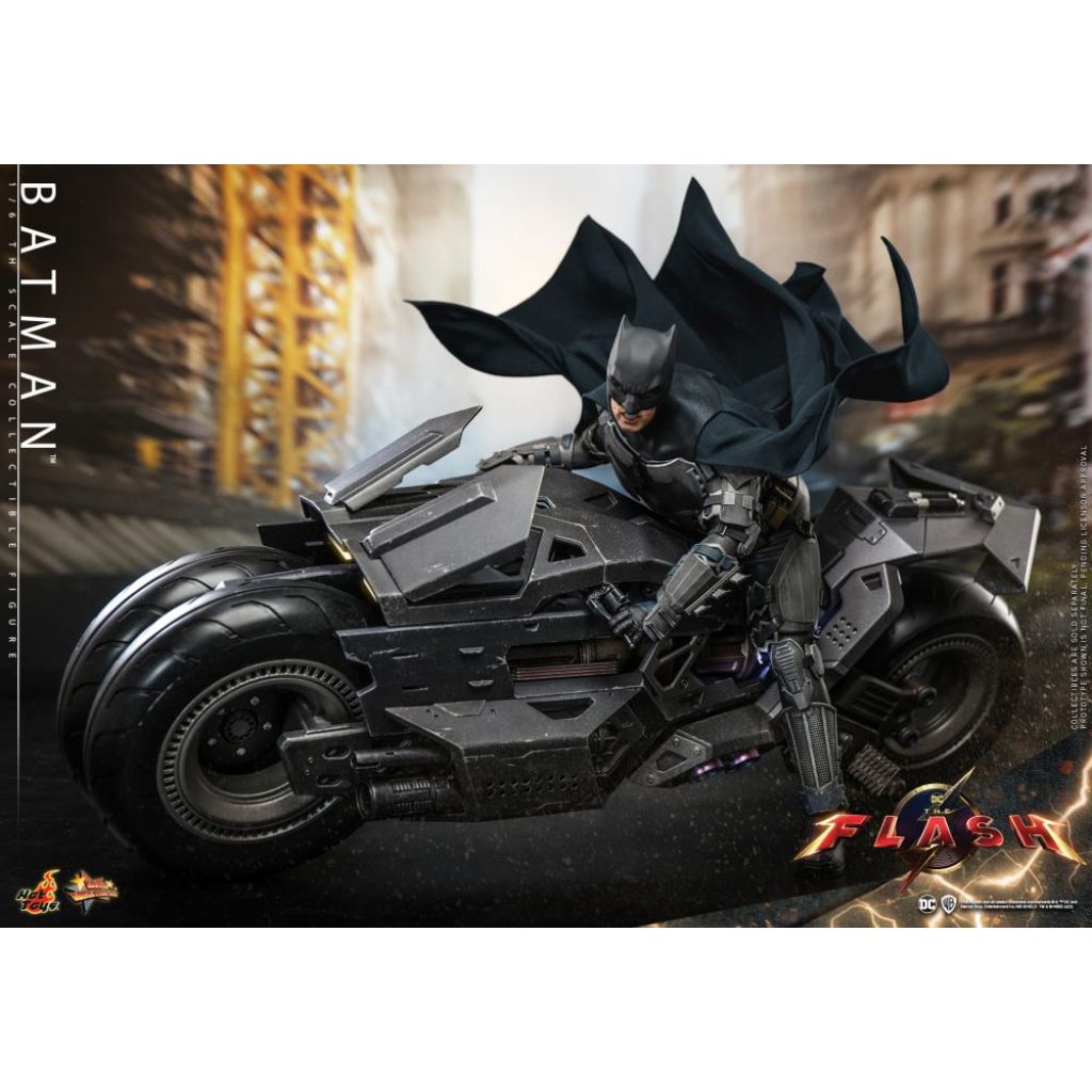 MMS705 The Flash - 1/6th scale Batman and Batcycle Collectible Set