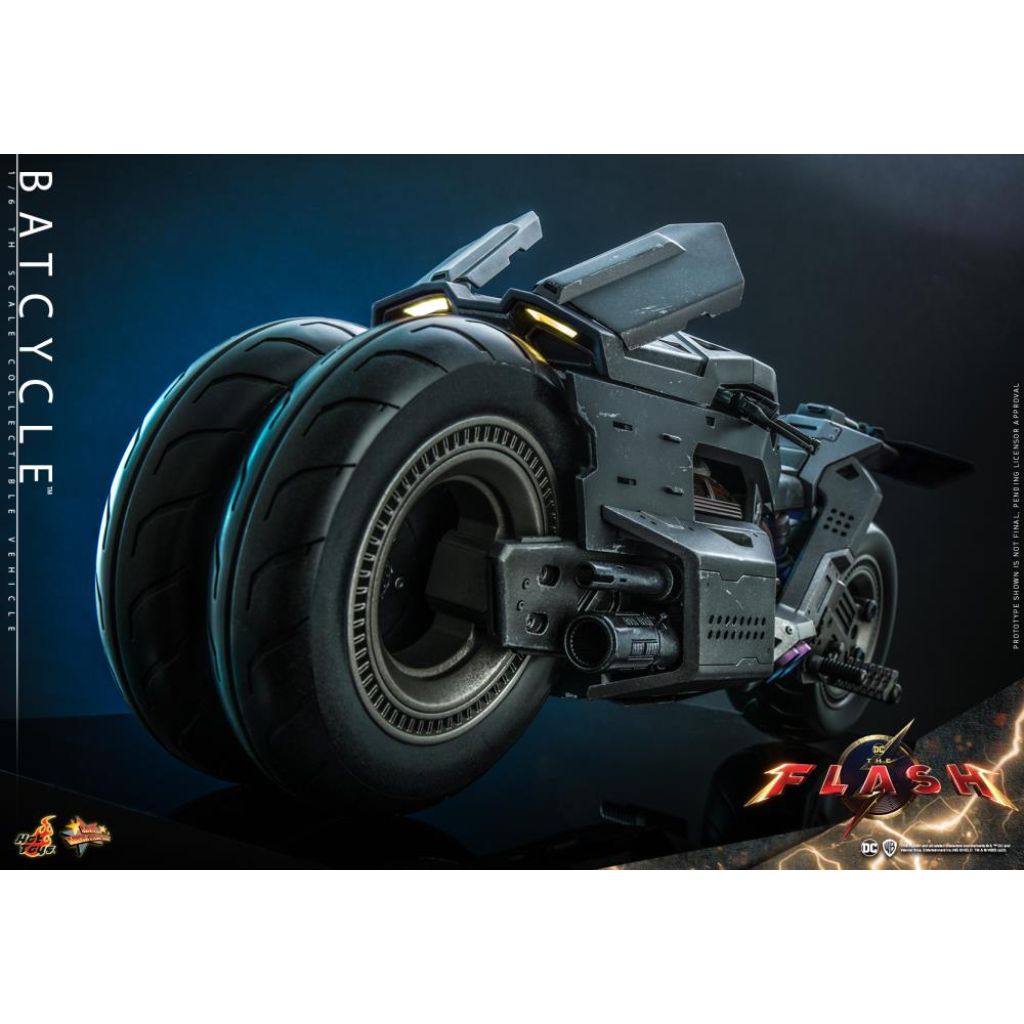 MMS705 The Flash - 1/6th scale Batman and Batcycle Collectible Set