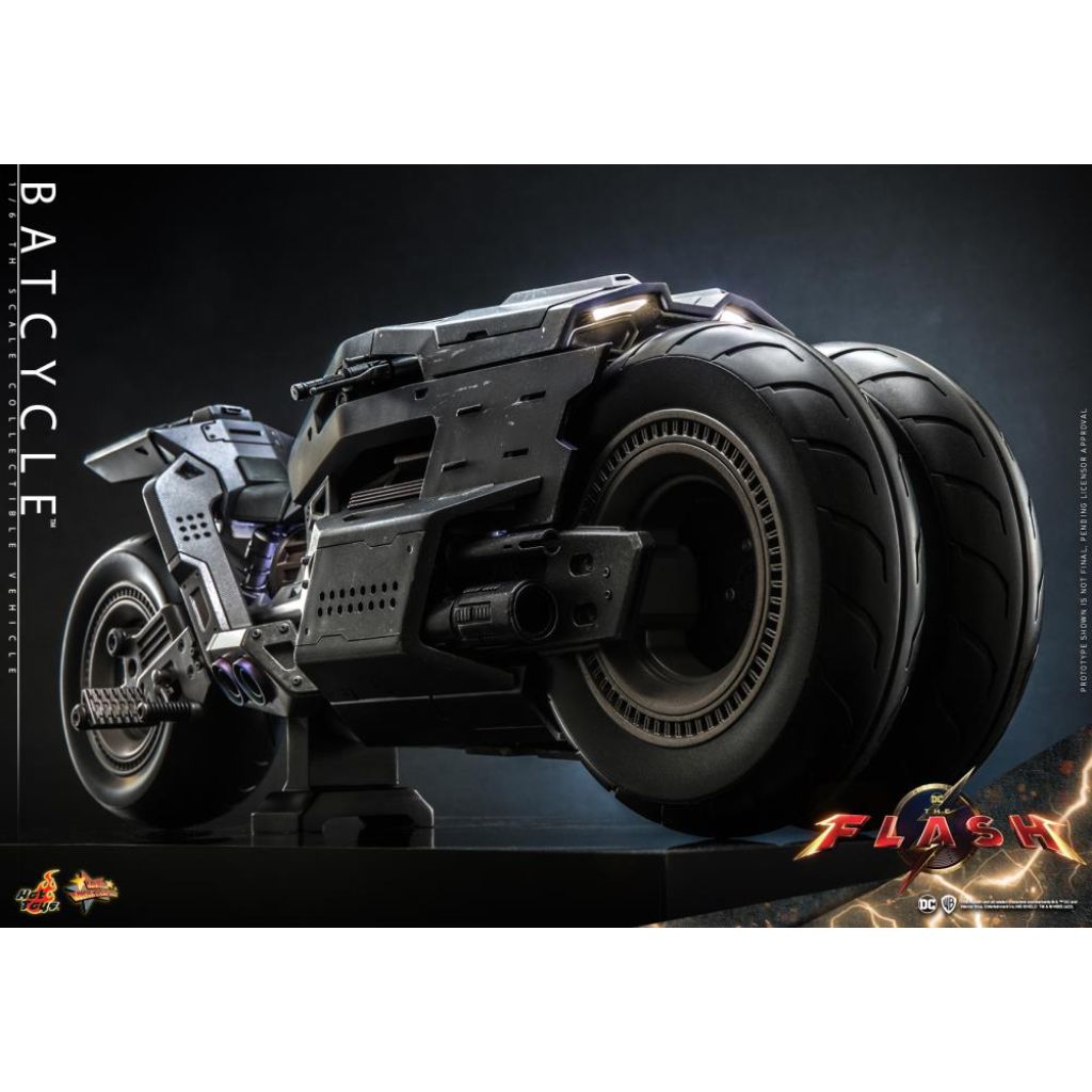 MMS705 The Flash - 1/6th scale Batman and Batcycle Collectible Set