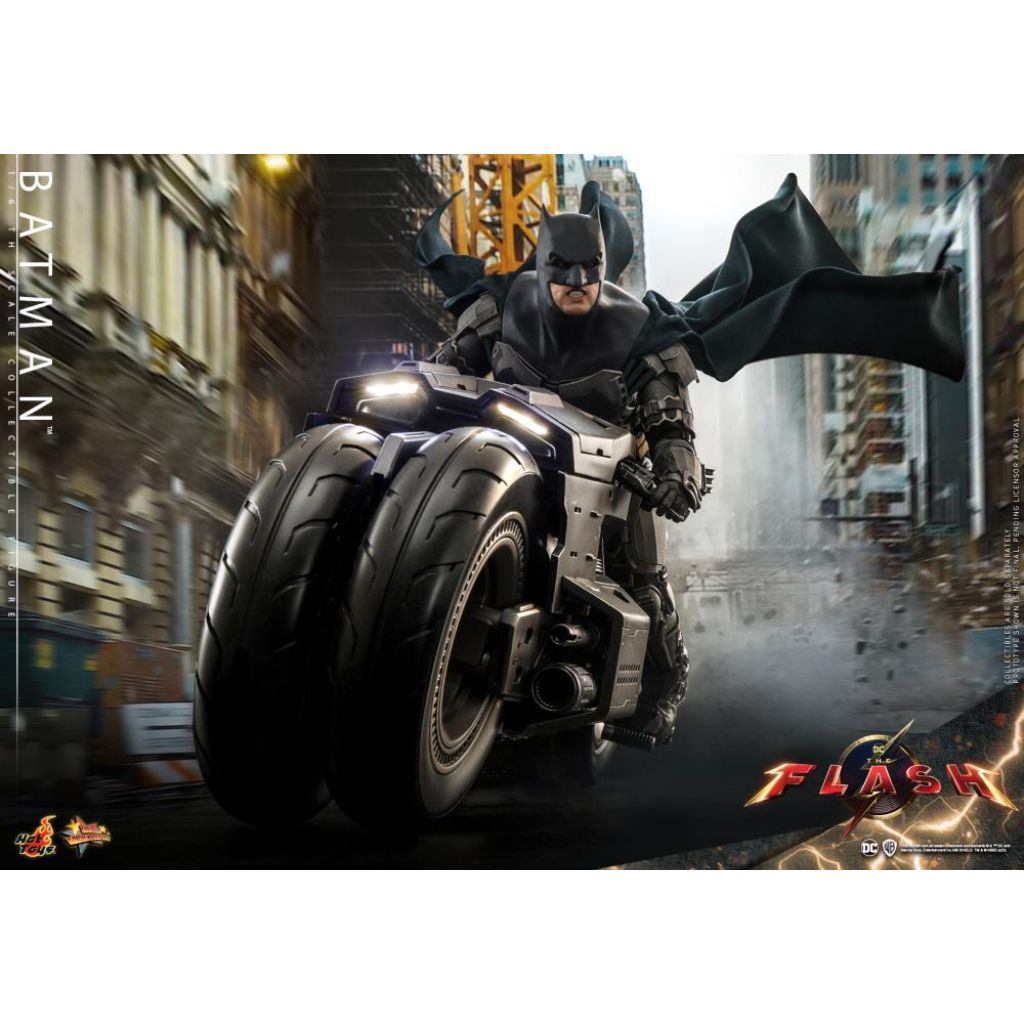 MMS705 The Flash - 1/6th scale Batman and Batcycle Collectible Set