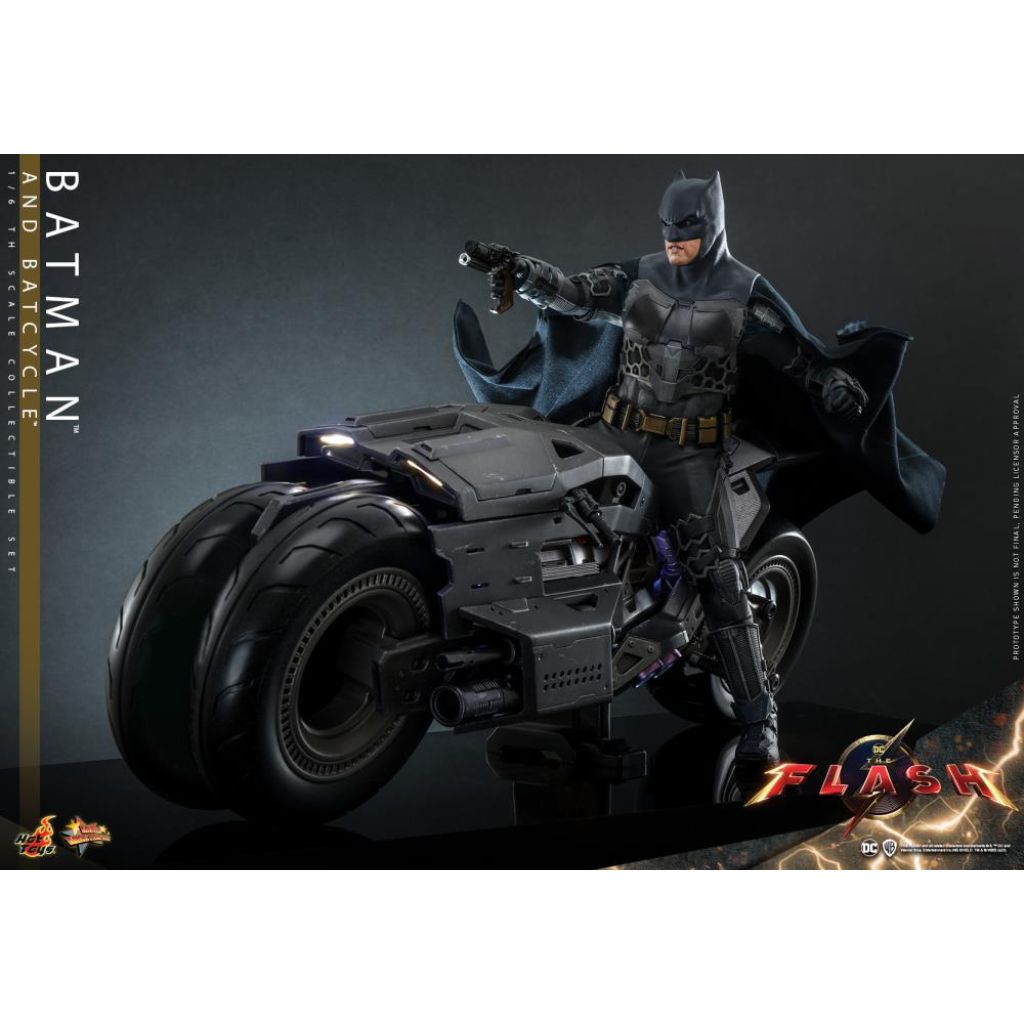 MMS705 The Flash - 1/6th scale Batman and Batcycle Collectible Set