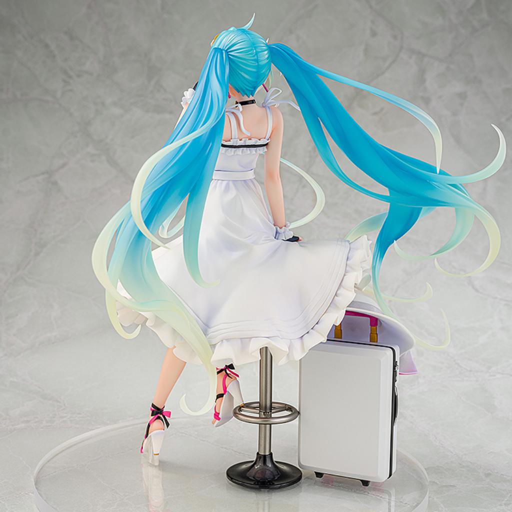 Racing Miku 2021: Vacation Style Ver. Figurine