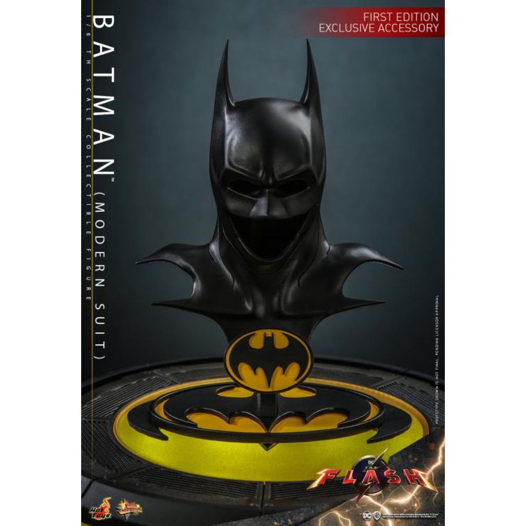 MMS712 The Flash - 1/6th scale Batman (Modern Suit)