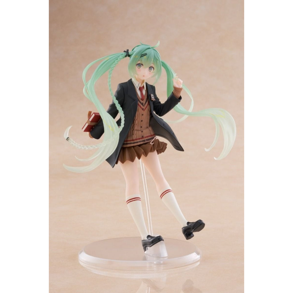 Taito Hatsune Miku Preppy Ver. Fashion Figure