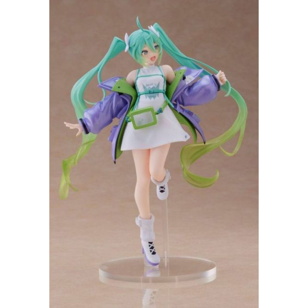 Taito Hatsune Miku Sporty Fashion Figure