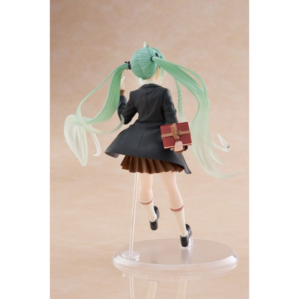 Taito Hatsune Miku Preppy Ver. Fashion Figure