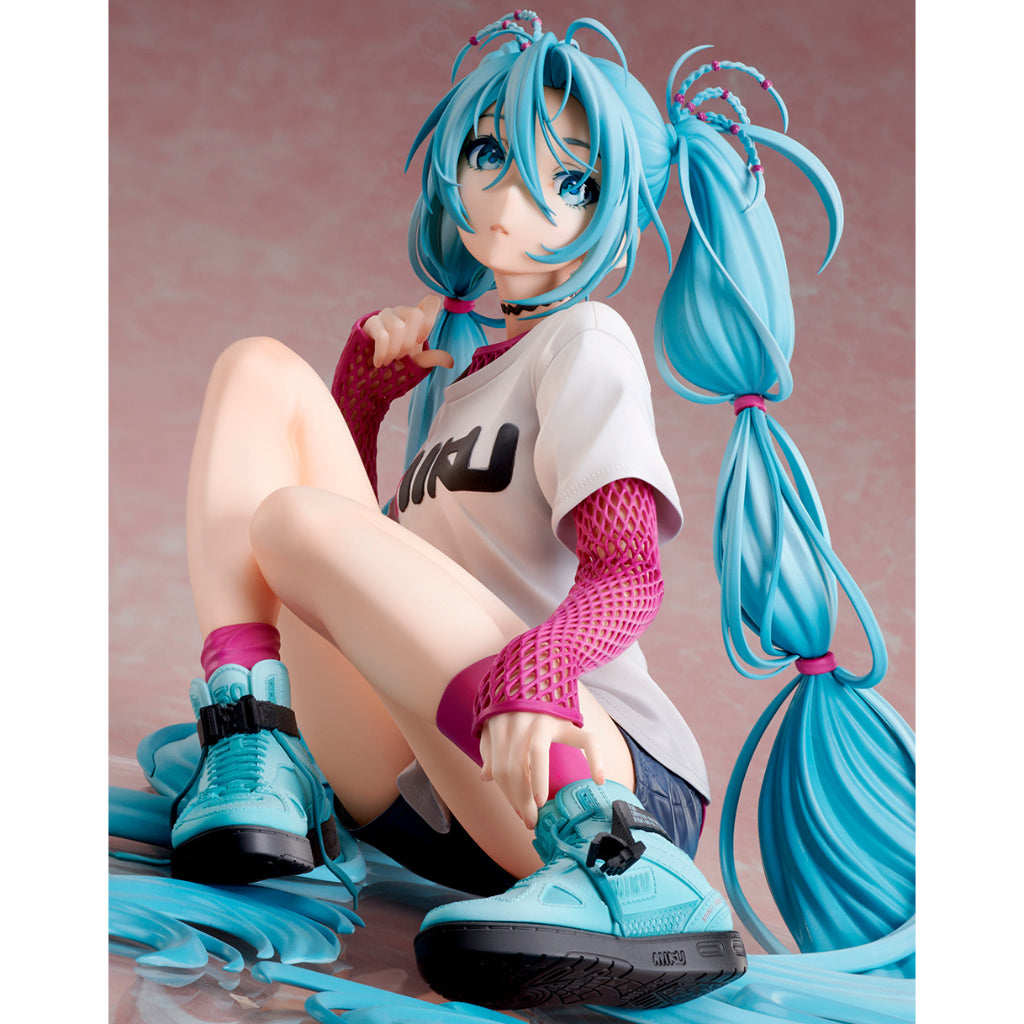 Hatsune Miku x Mai Yoneyama The Latest Street Style "Cute"