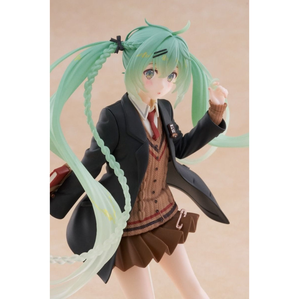 Taito Hatsune Miku Preppy Ver. Fashion Figure