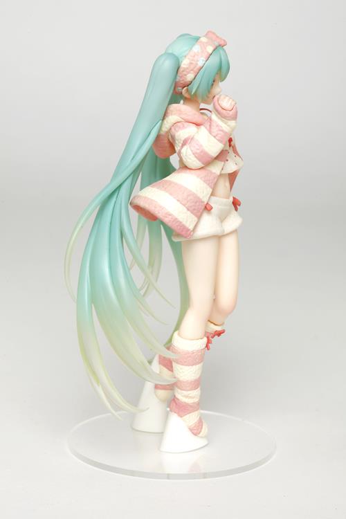 Taito Hatsune Miku Room Wear Ver Figure