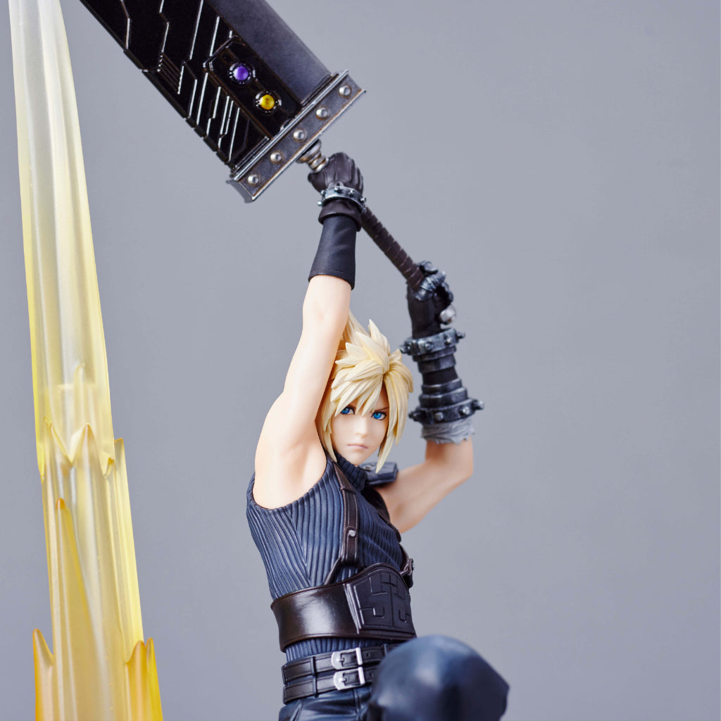 Square Enix Final Fantasy VII Rebirth Statuette - Cloud Strife
