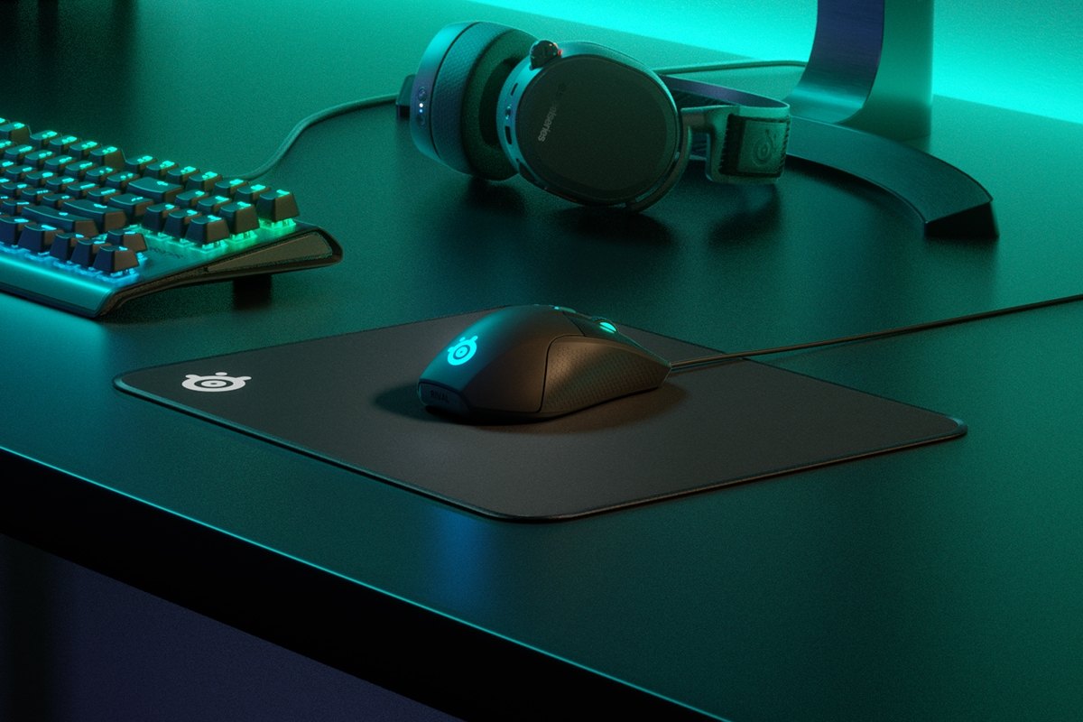 SteelSeries QcK Edge Cloth Gaming Mousepad