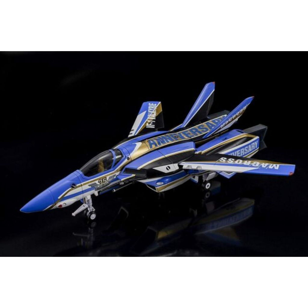 Arcadia 1/60 VF-1J Valkyrie Macross 35th Anniversary Color Ver