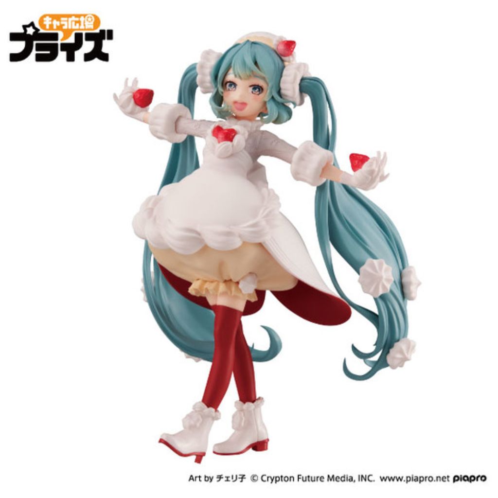 FuRyu Hatsune Miku Sweet Sweet Strawberry Shortcake Figure