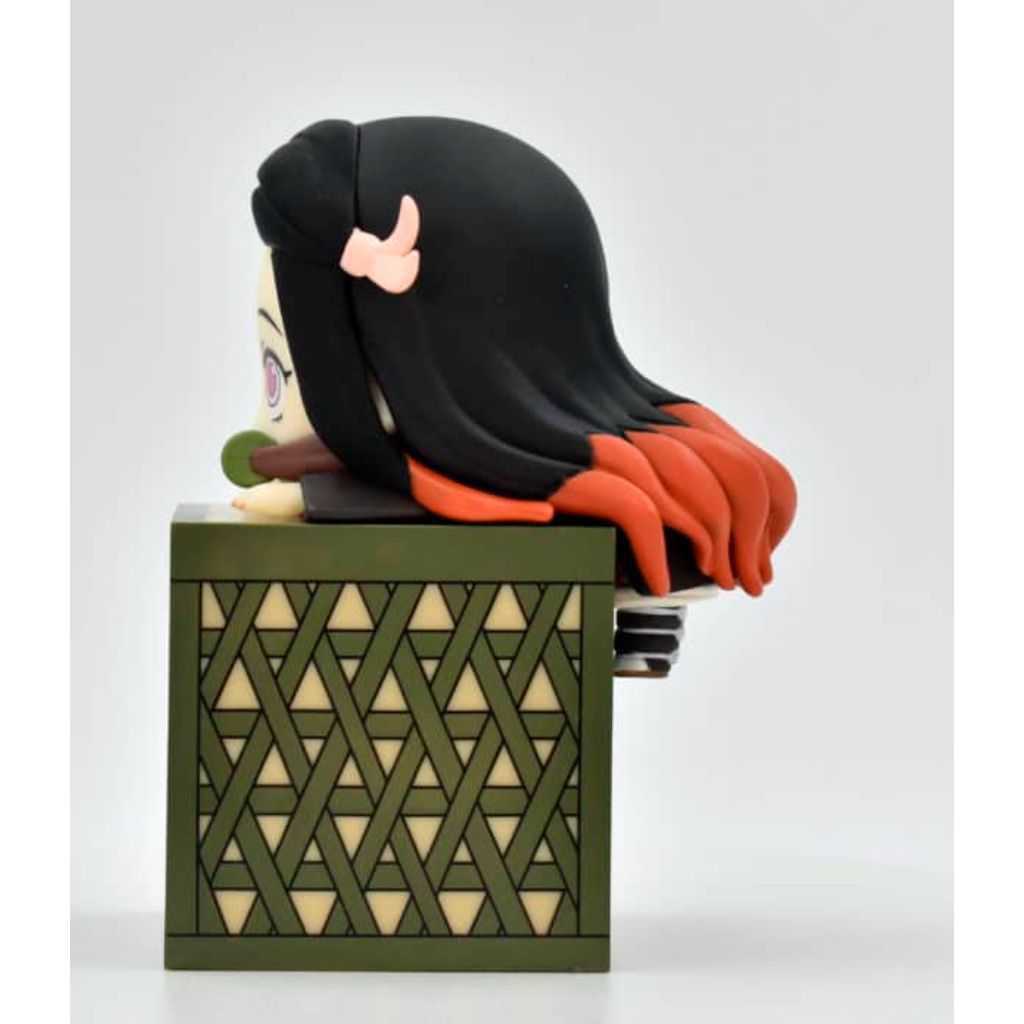 FuRyu Nezuko Collection Ver C Kimetsu No Yaiba Hikkake Figure