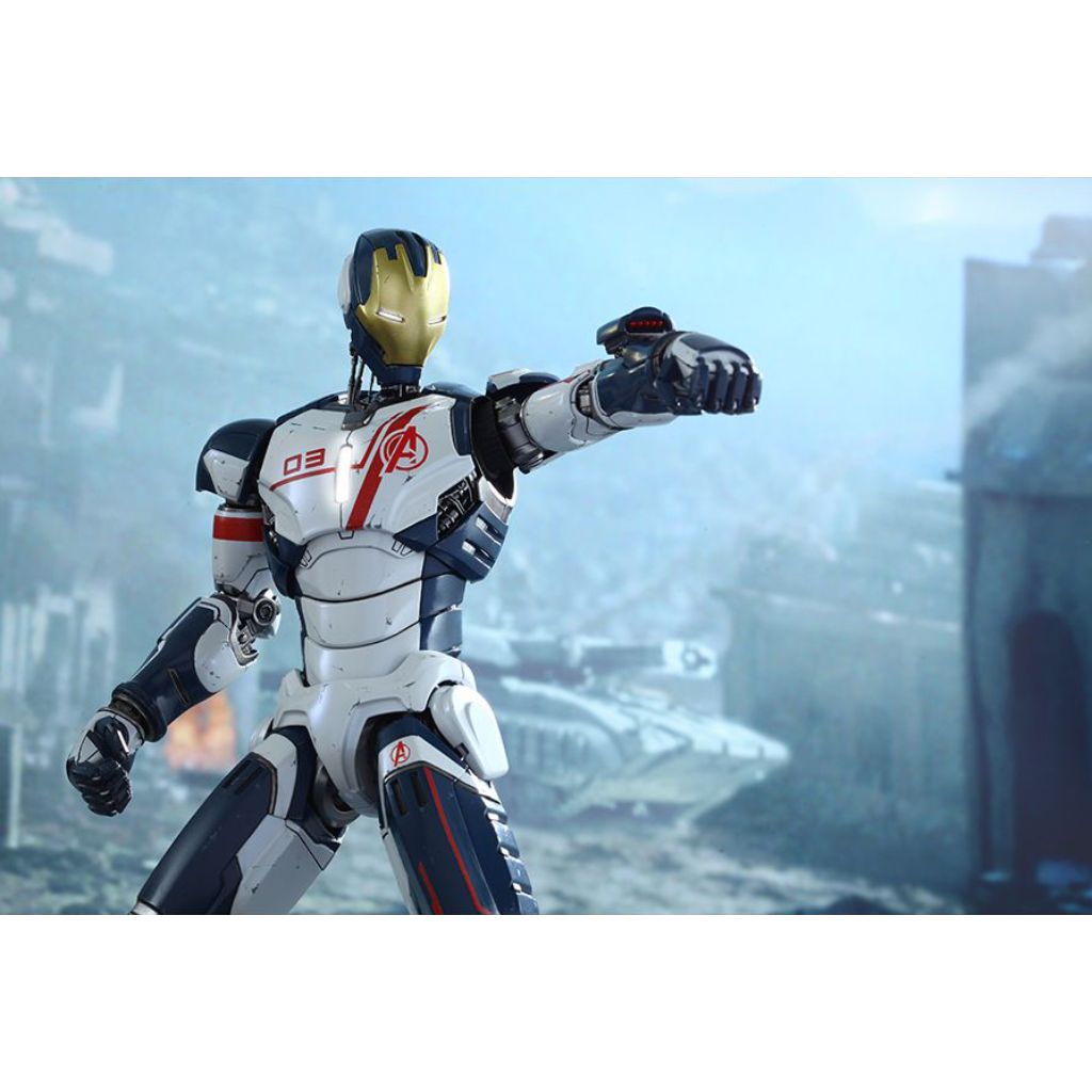 Hot Toys MMS299 Iron Legion Age Of Ultron