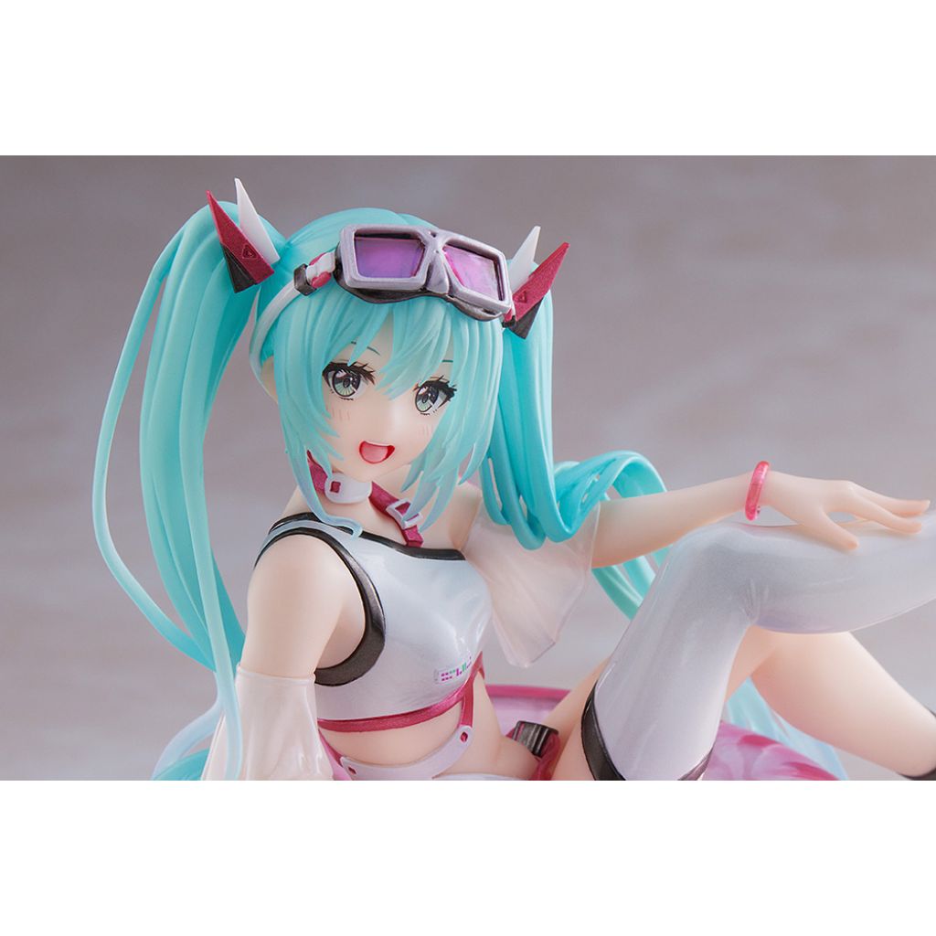Taito Hatsune Miku Aqua Float Girls Figure