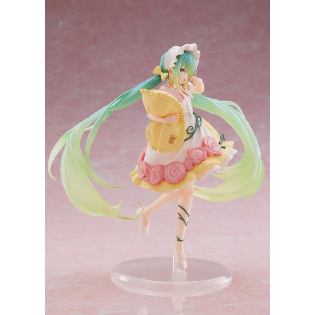 Taito Hatsune Miku Sleeping Beauty Wonderland Figure