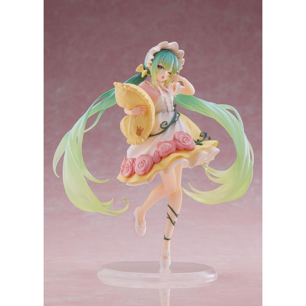 Taito Hatsune Miku Sleeping Beauty Wonderland Figure