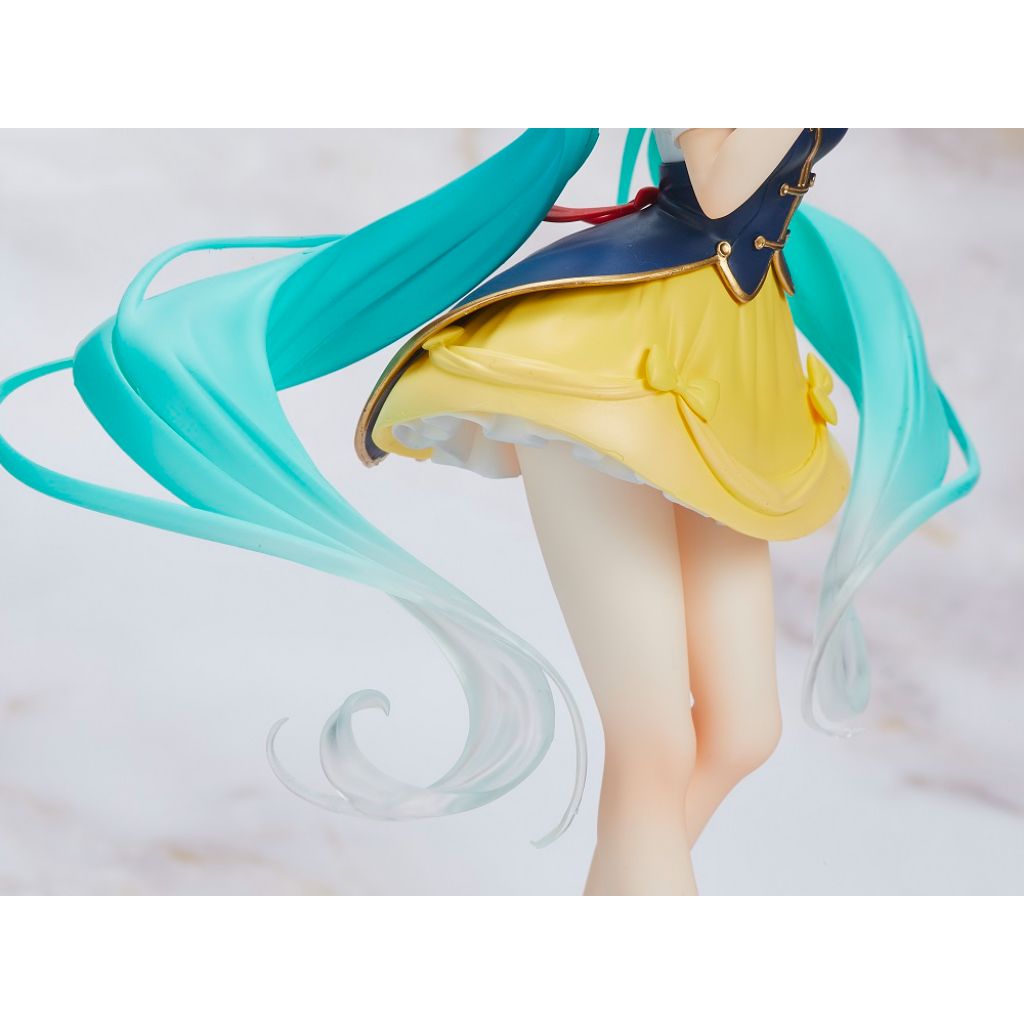 Taito Hatsune Miku Snow White Wonderland Figure