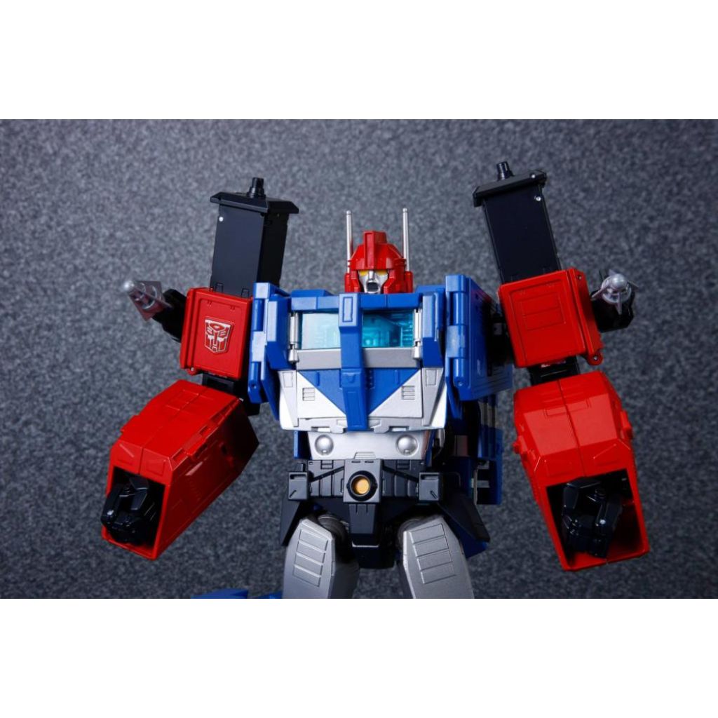 Takara Tomy Transformers MP-31 Delta Magnus