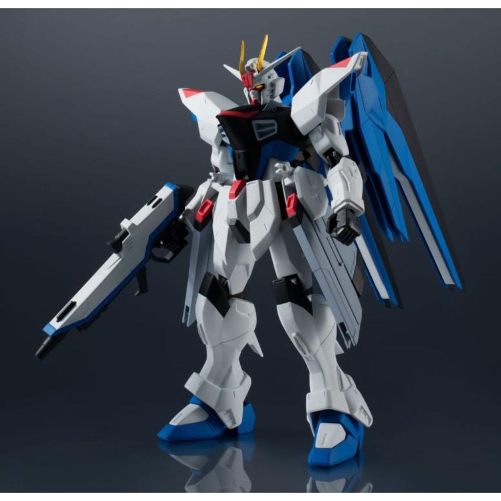 Bandai ZGMF-X10A Freedom Gundam Gundam Universe