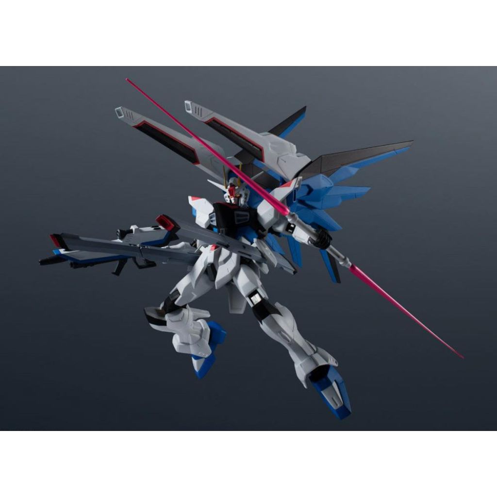 Bandai ZGMF-X10A Freedom Gundam Gundam Universe