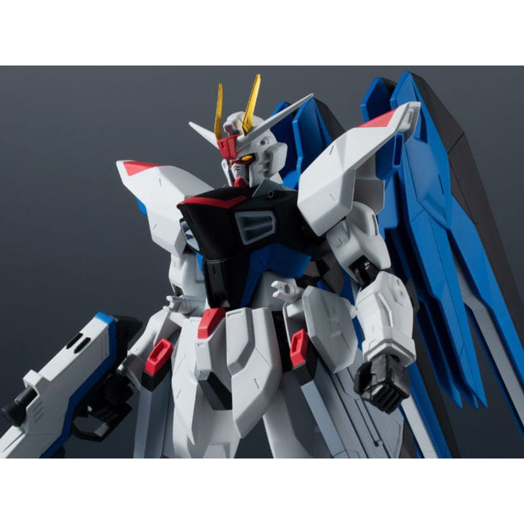 Bandai ZGMF-X10A Freedom Gundam Gundam Universe