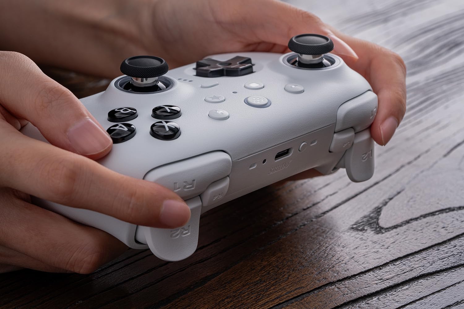 8BitDo Ultimate 2 Bluetooth Controller w/ Charging Dock - White