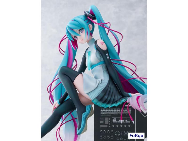 Hatsune Miku × Mtv 1/7 Scale Figure