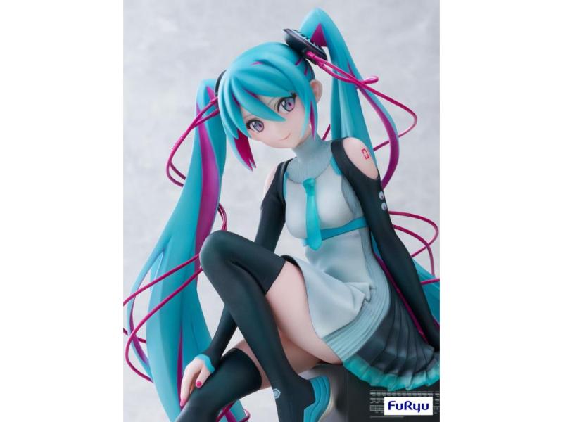 Hatsune Miku × Mtv 1/7 Scale Figure